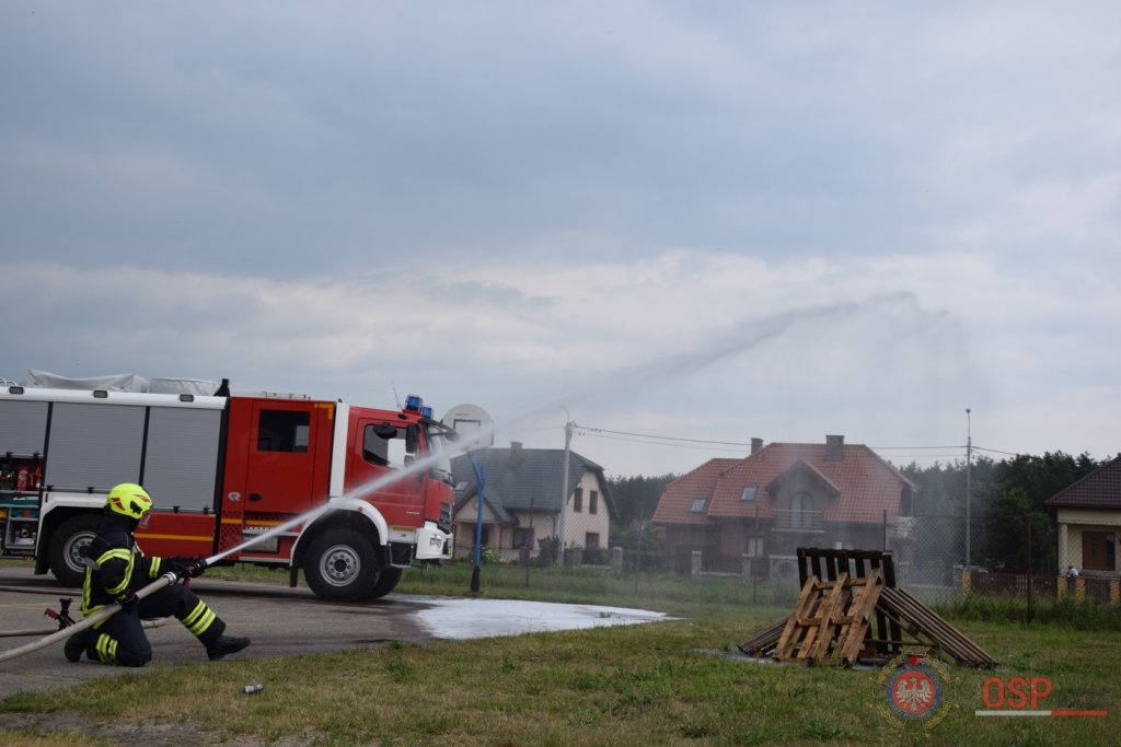 Prezentacja najnowocześniejszego sprzętu strażackiego w Łysych [21.06.2018] - zdjęcie #145 - eOstroleka.pl