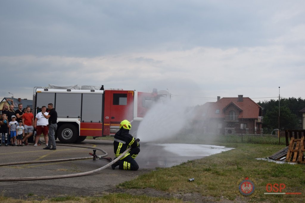 Prezentacja najnowocześniejszego sprzętu strażackiego w Łysych [21.06.2018] - zdjęcie #106 - eOstroleka.pl