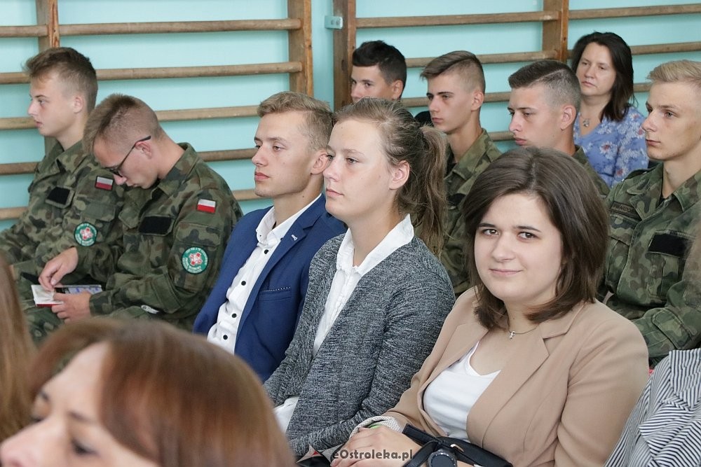 Zakończenie roku szkolnego w Zespole Szkół Zawodowych nr 2 w Ostrołęce [22.06.2018] - zdjęcie #32 - eOstroleka.pl