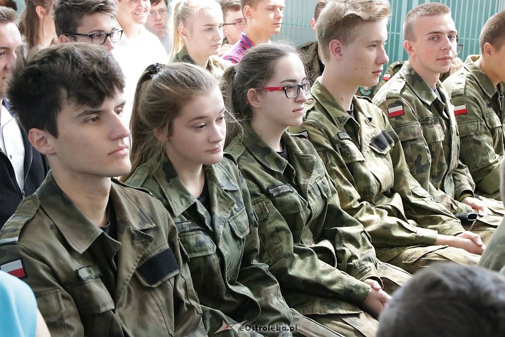 Zakończenie roku szkolnego w Zespole Szkół Zawodowych nr 2 w Ostrołęce [22.06.2018] - zdjęcie #19 - eOstroleka.pl