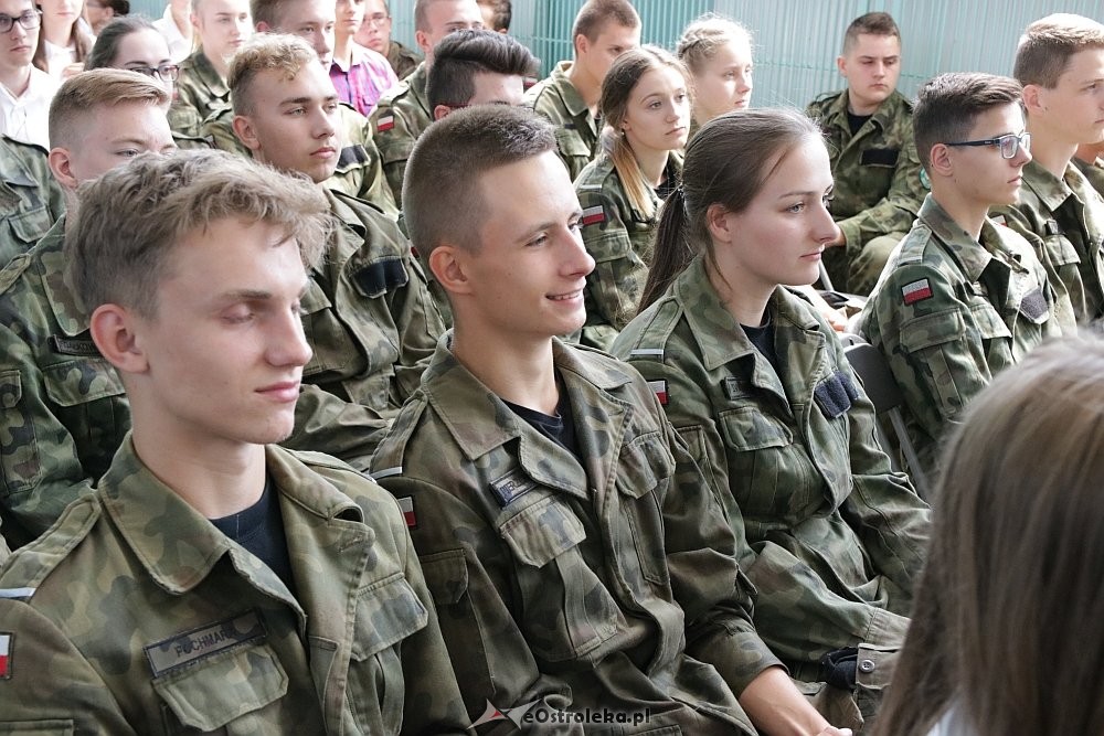 Zakończenie roku szkolnego w Zespole Szkół Zawodowych nr 2 w Ostrołęce [22.06.2018] - zdjęcie #14 - eOstroleka.pl
