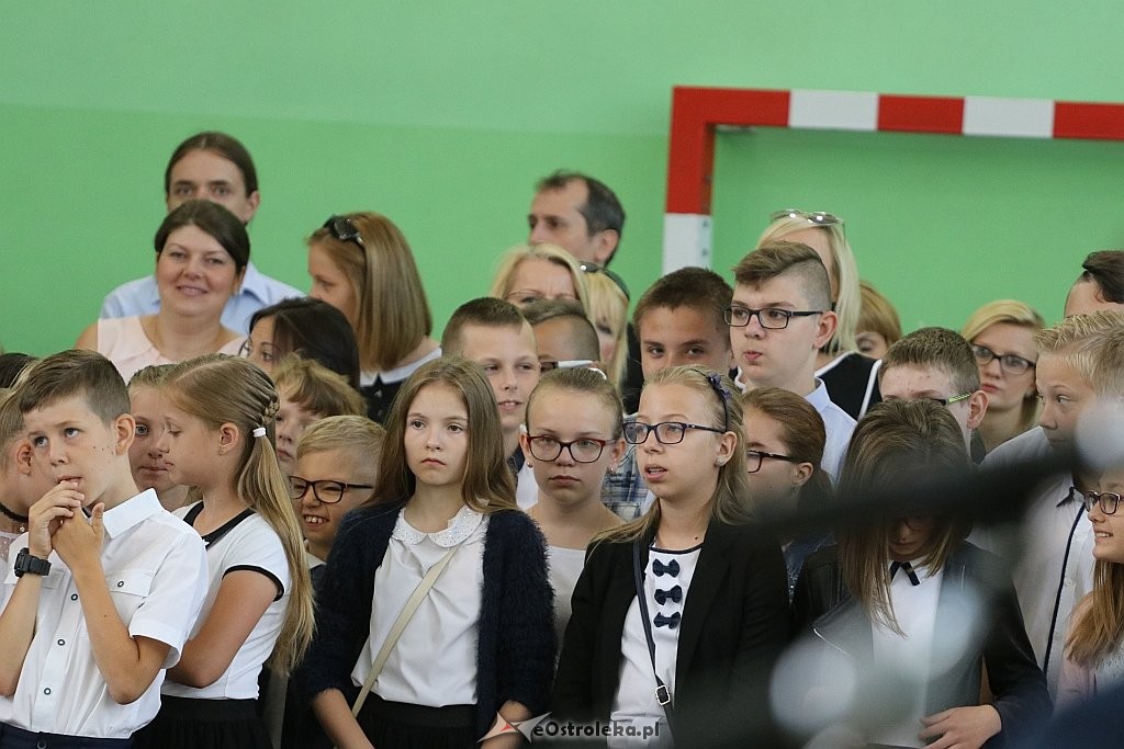 Zakończenie roku szkolnego w Szkole Podstawowej nr 2 [22.06.2018] - zdjęcie #17 - eOstroleka.pl