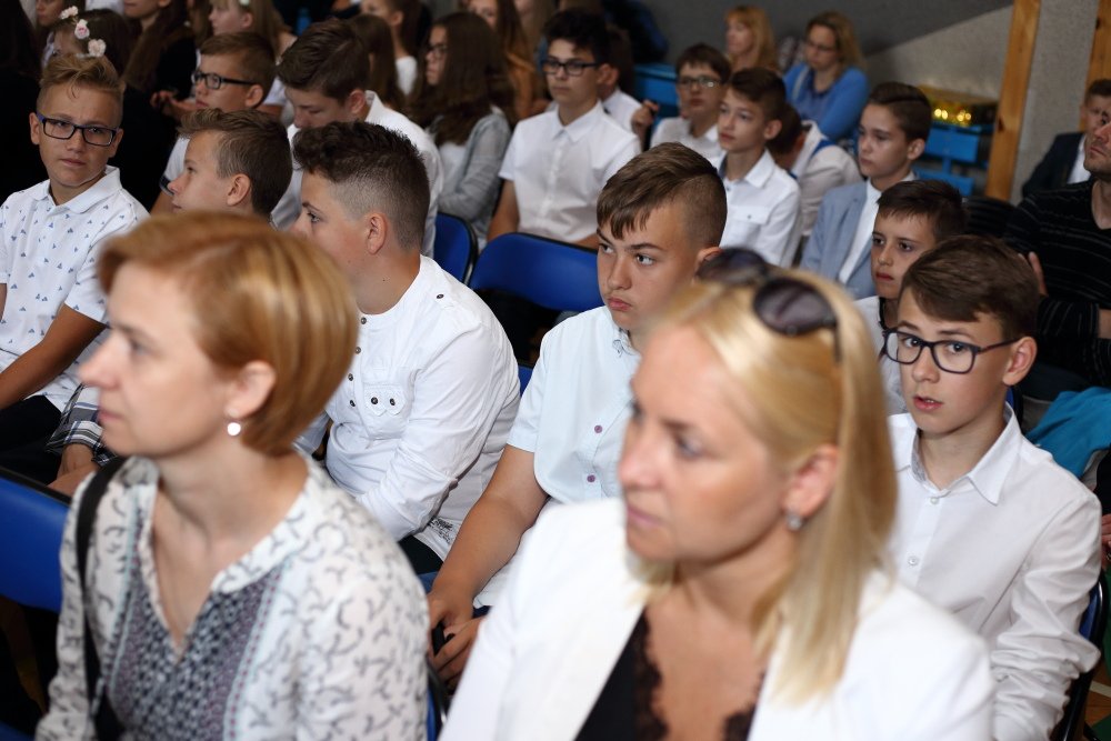 Zakończenie roku szkolnego w Szkole Podstawowej nr 10 [22.06.2018] - zdjęcie #40 - eOstroleka.pl