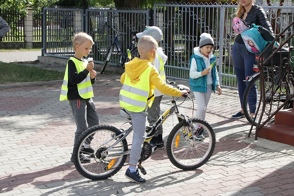 Przedszkolny rajd rowerowy do Kamianki [22.06.2018] - zdjęcie #29 - eOstroleka.pl