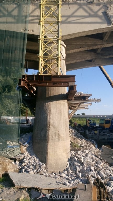 Remont mostu bez opóźnień. Trwa rozbiórka starej konstrukcji [06.07.2018] - zdjęcie #9 - eOstroleka.pl