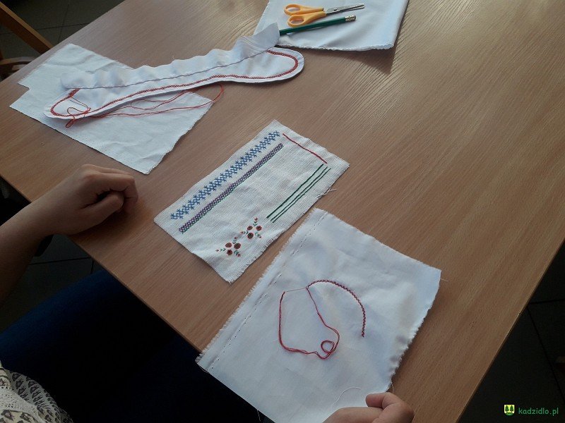 Kadzidło: Uczą się haftów i koronki [09.07.2018] - zdjęcie #15 - eOstroleka.pl