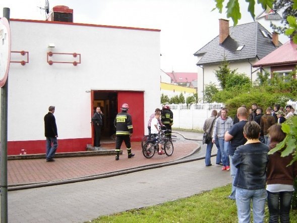 Pożar w Mixe (20.05.2010) - zdjęcie #7 - eOstroleka.pl