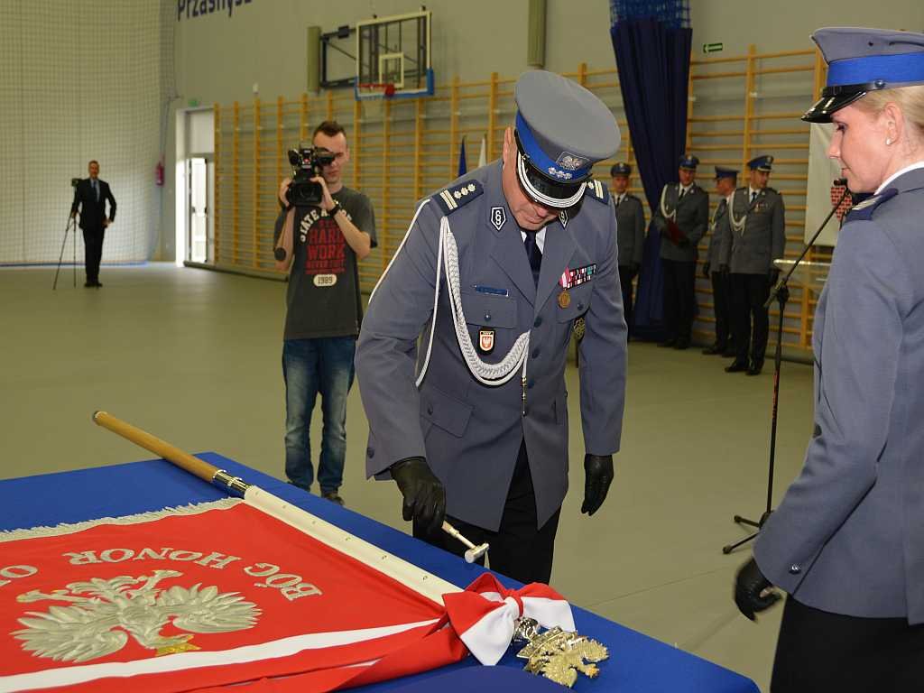Oficjalne nadanie sztandaru przasnyskiej policji [17.07.2018] - zdjęcie #9 - eOstroleka.pl