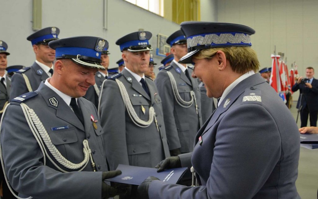 Oficjalne nadanie sztandaru przasnyskiej policji [17.07.2018] - zdjęcie #11 - eOstroleka.pl