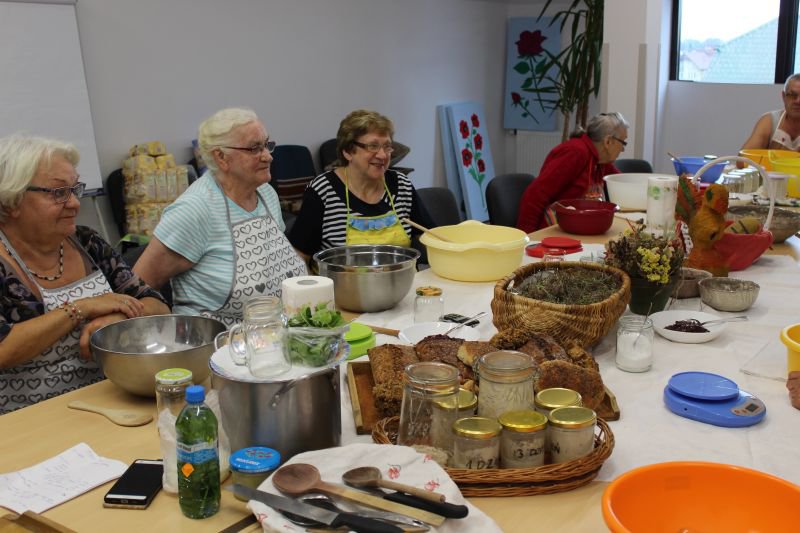 Warsztaty wypieku chleba w Dziennym Domu „Senior+” w Olszewo-Borkach [17.07.2018] - zdjęcie #4 - eOstroleka.pl