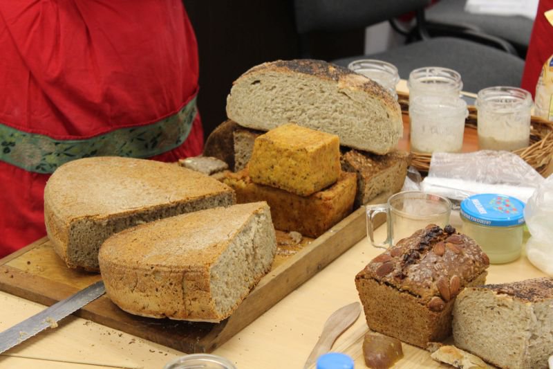 Warsztaty wypieku chleba w Dziennym Domu „Senior+” w Olszewo-Borkach [17.07.2018] - zdjęcie #8 - eOstroleka.pl