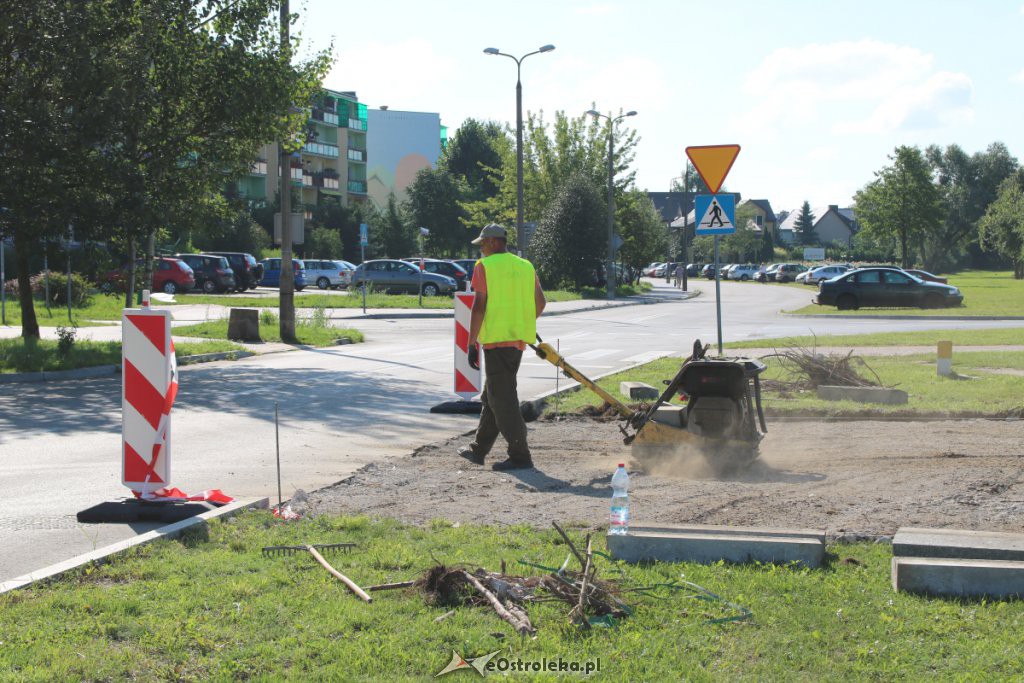 Budowa ronda na alei Jana Pawła II [27.07.2018] - zdjęcie #2 - eOstroleka.pl