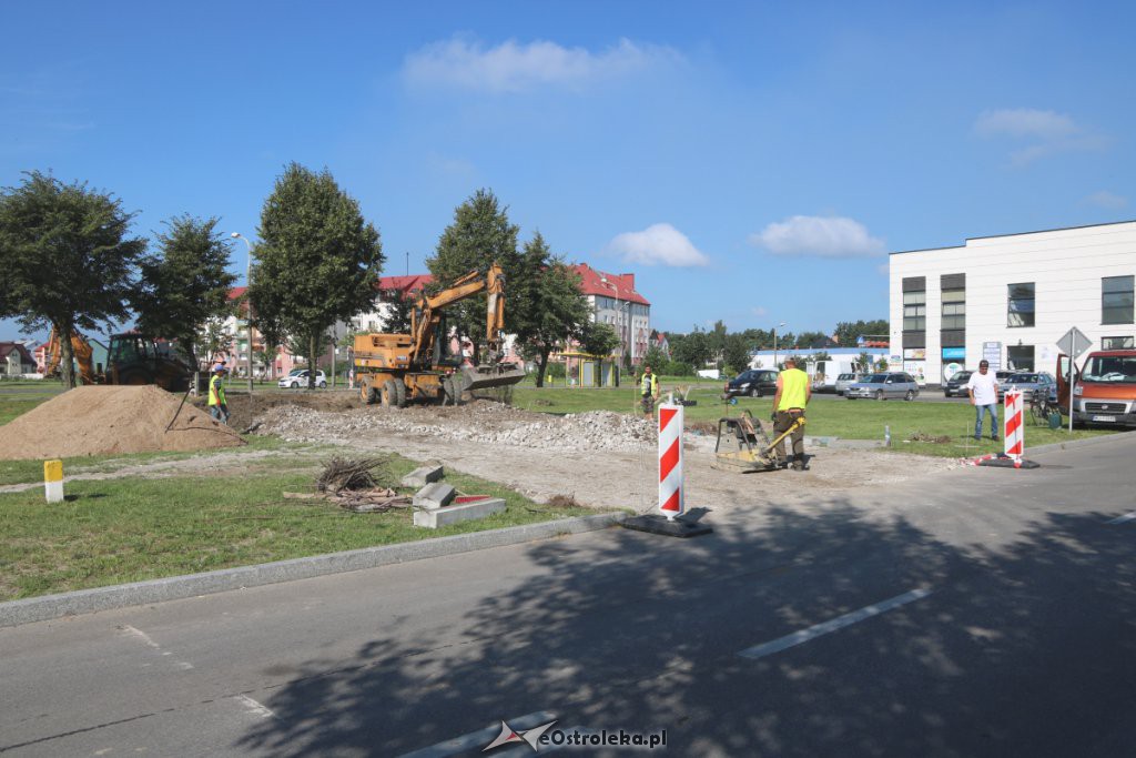 Budowa ronda na alei Jana Pawła II [27.07.2018] - zdjęcie #9 - eOstroleka.pl