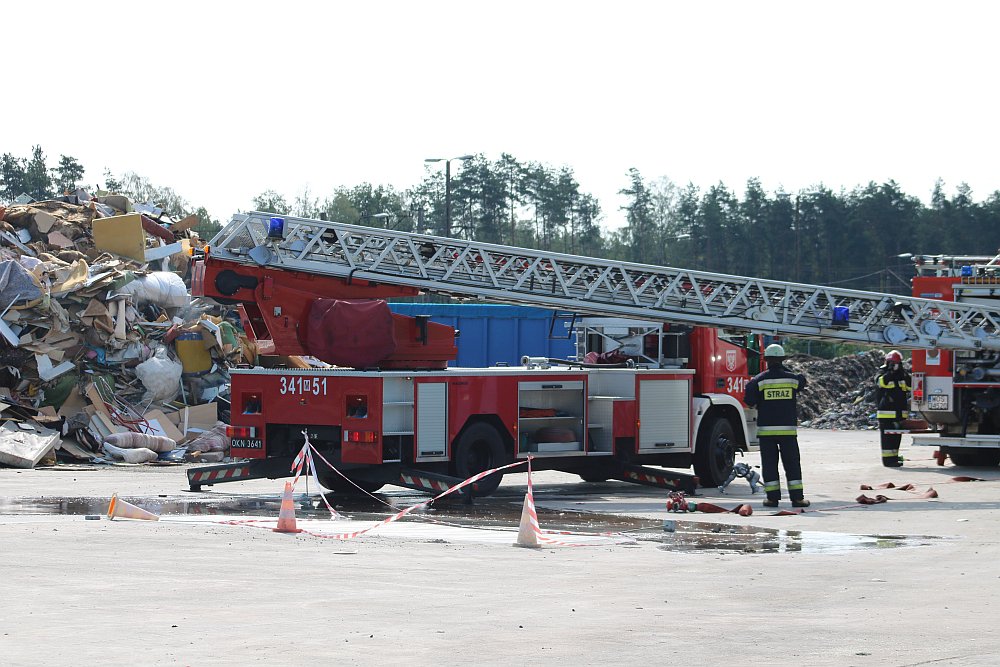 Ostrołęka: Pożar na sortowni śmieci? Spokojnie, to tylko ćwiczenia [17.08.2018] - zdjęcie #76 - eOstroleka.pl