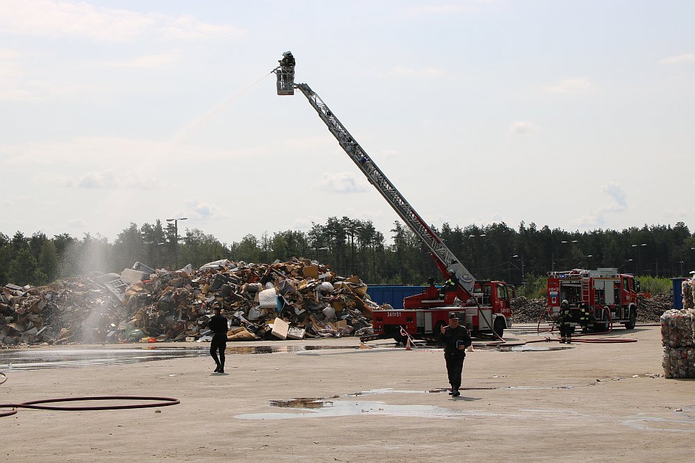 Ostrołęka: Pożar na sortowni śmieci? Spokojnie, to tylko ćwiczenia [17.08.2018] - zdjęcie #149 - eOstroleka.pl
