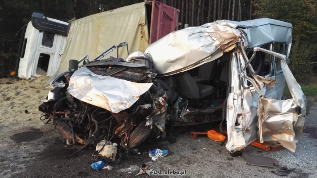 Tragiczny wypadek w Chudku. Dwie osoby nie żyją, czworo rannych zabrano do szpitala [17.08.2018] - zdjęcie #5 - eOstroleka.pl