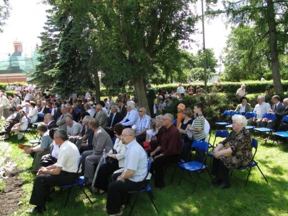 Odsłonięcie pomnika dr J. Psarskiego (23.05.2010) - zdjęcie #25 - eOstroleka.pl