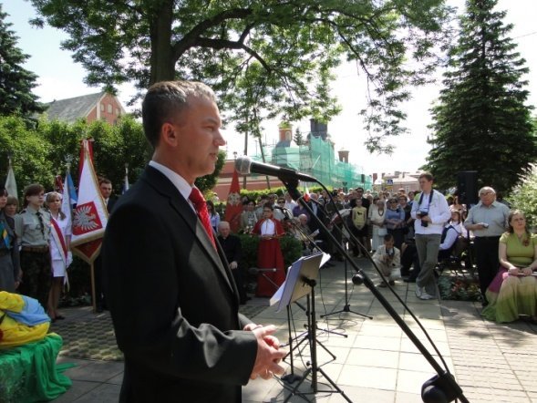 Odsłonięcie pomnika dr J. Psarskiego (23.05.2010) - zdjęcie #16 - eOstroleka.pl
