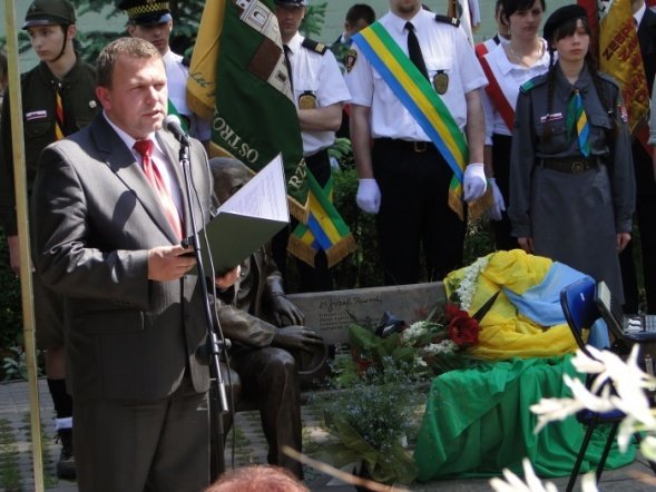 Odsłonięcie pomnika dr J. Psarskiego (23.05.2010) - zdjęcie #15 - eOstroleka.pl