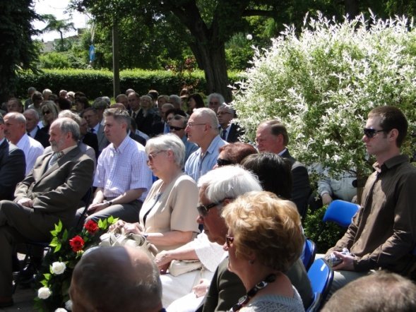 Odsłonięcie pomnika dr J. Psarskiego (23.05.2010) - zdjęcie #9 - eOstroleka.pl