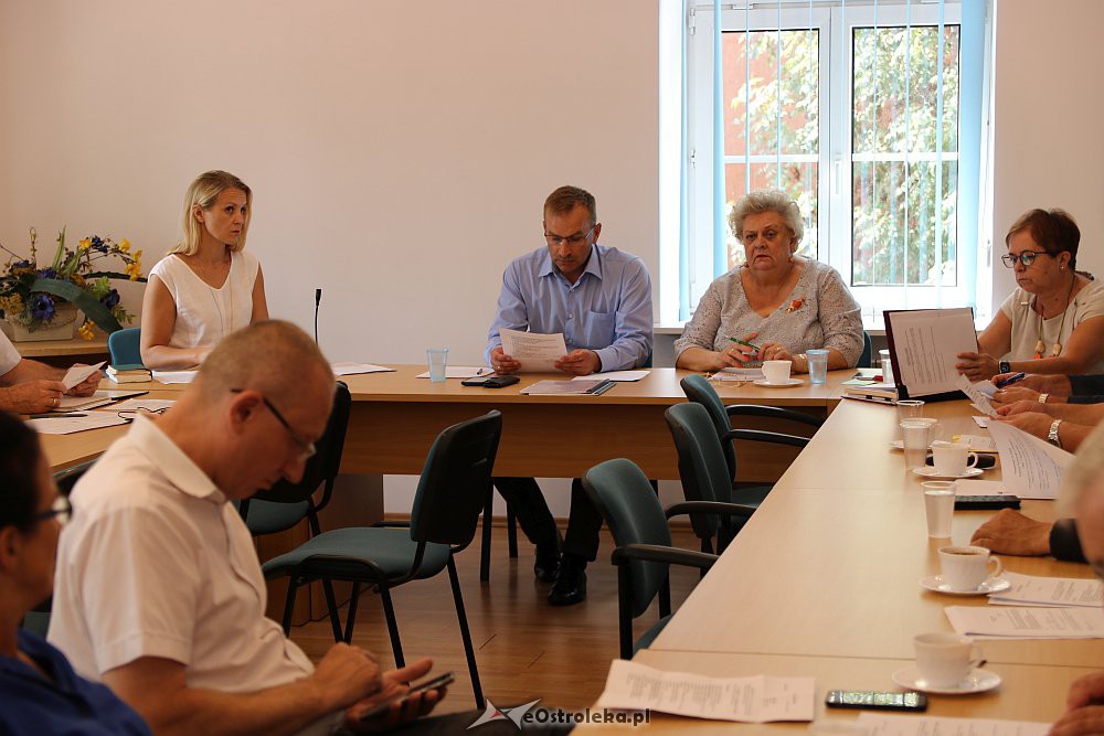 XLIX sesja Rady Powiatu w Ostrołęce [20.08.2018] - zdjęcie #2 - eOstroleka.pl