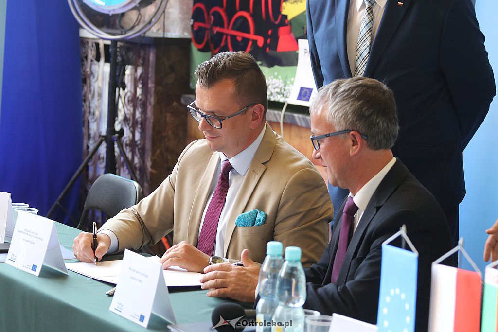Podpisanie umowy na multicentrum przy Dworcu PKP [23.08.2018] - zdjęcie #27 - eOstroleka.pl