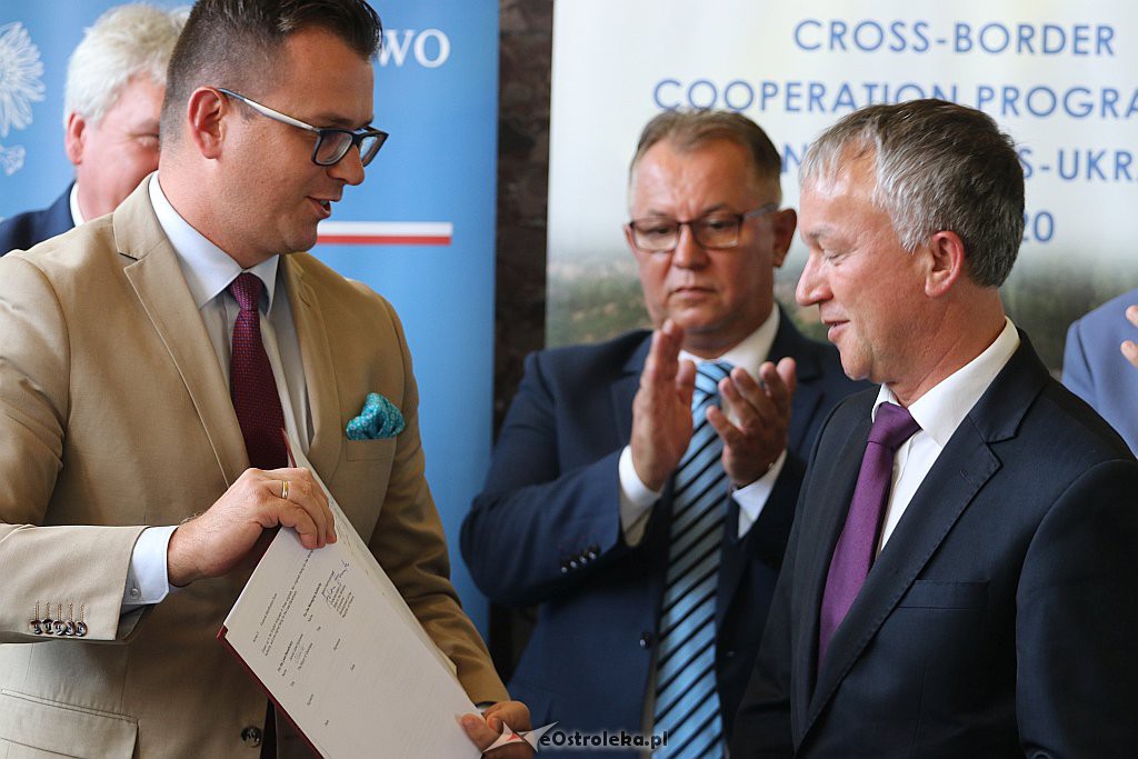 Podpisanie umowy na multicentrum przy Dworcu PKP [23.08.2018] - zdjęcie #31 - eOstroleka.pl