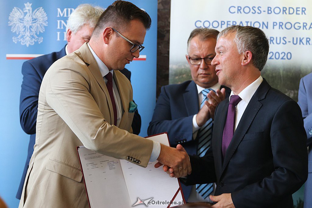Podpisanie umowy na multicentrum przy Dworcu PKP [23.08.2018] - zdjęcie #32 - eOstroleka.pl