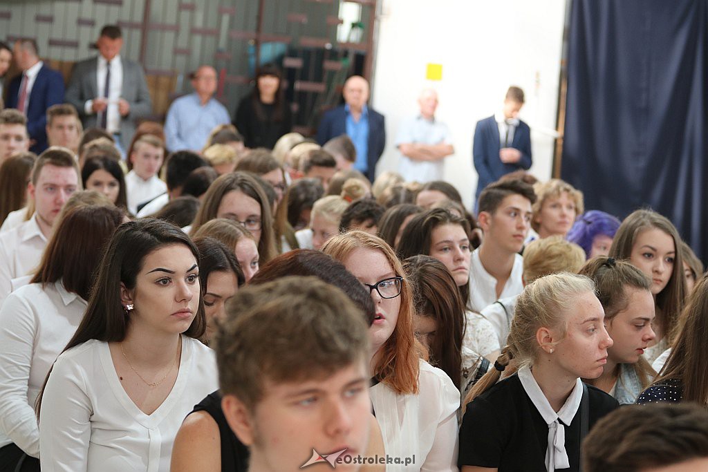 Rozpoczęcie roku szkolnego w ZSZ 3 w Ostrołęce [03.09.2018] - zdjęcie #3 - eOstroleka.pl