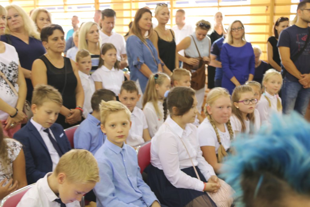 Rozpoczęcie roku szkolnego w SP 6 w Ostrołęce [03.09.2018] - zdjęcie #34 - eOstroleka.pl