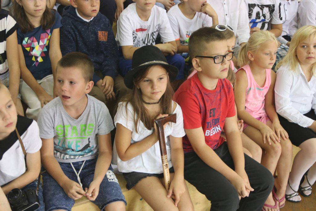 Rozpoczęcie roku szkolnego w SP 6 w Ostrołęce [03.09.2018] - zdjęcie #28 - eOstroleka.pl