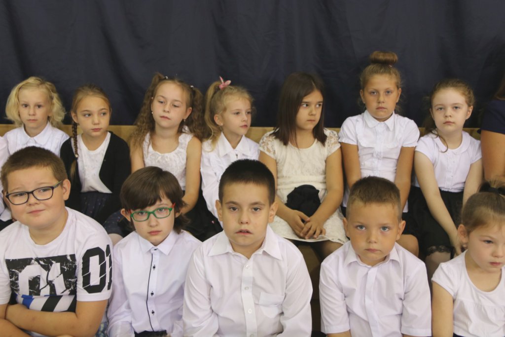 Rozpoczęcie roku szkolnego w SP 6 w Ostrołęce [03.09.2018] - zdjęcie #20 - eOstroleka.pl