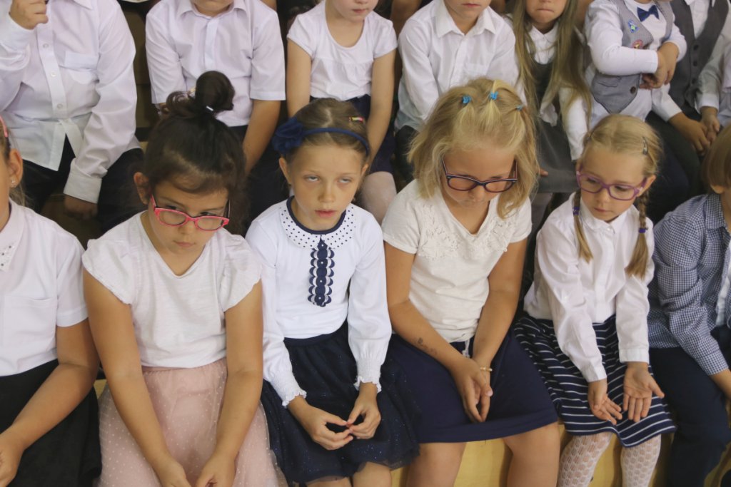 Rozpoczęcie roku szkolnego w SP 6 w Ostrołęce [03.09.2018] - zdjęcie #19 - eOstroleka.pl