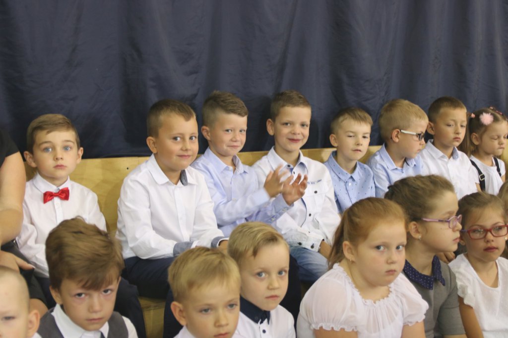 Rozpoczęcie roku szkolnego w SP 6 w Ostrołęce [03.09.2018] - zdjęcie #15 - eOstroleka.pl