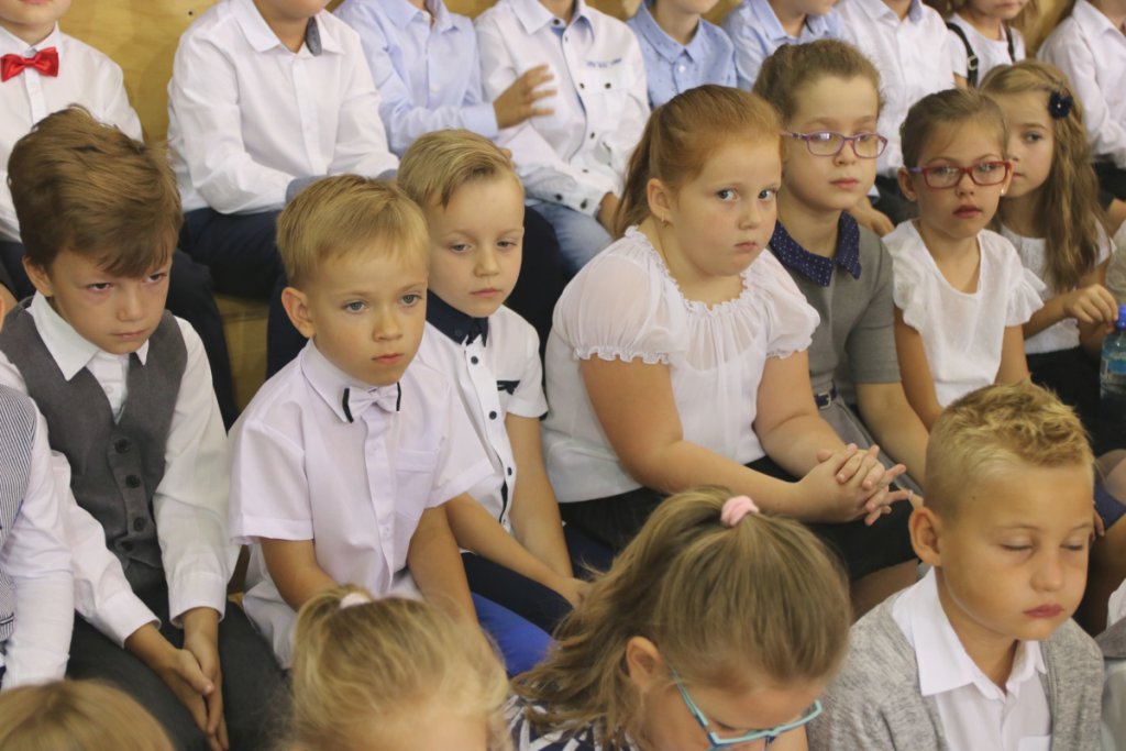 Rozpoczęcie roku szkolnego w SP 6 w Ostrołęce [03.09.2018] - zdjęcie #14 - eOstroleka.pl