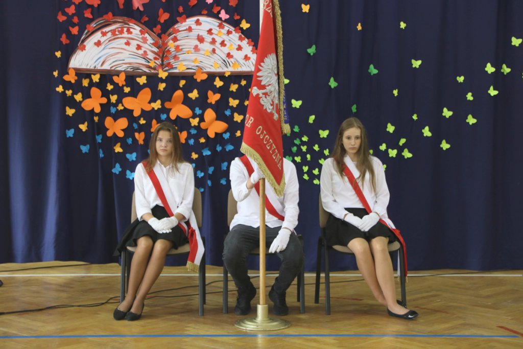 Rozpoczęcie roku szkolnego w SP 6 w Ostrołęce [03.09.2018] - zdjęcie #2 - eOstroleka.pl