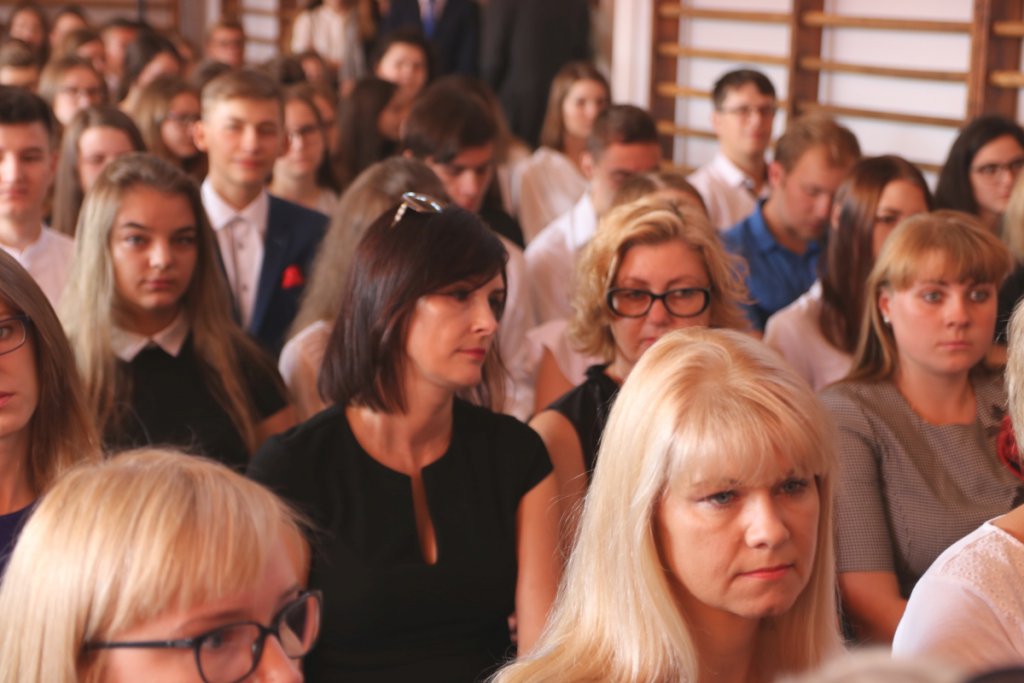 Rozpoczęcie roku szkolnego w II LO w Ostrołęce [03.09.2018] - zdjęcie #7 - eOstroleka.pl