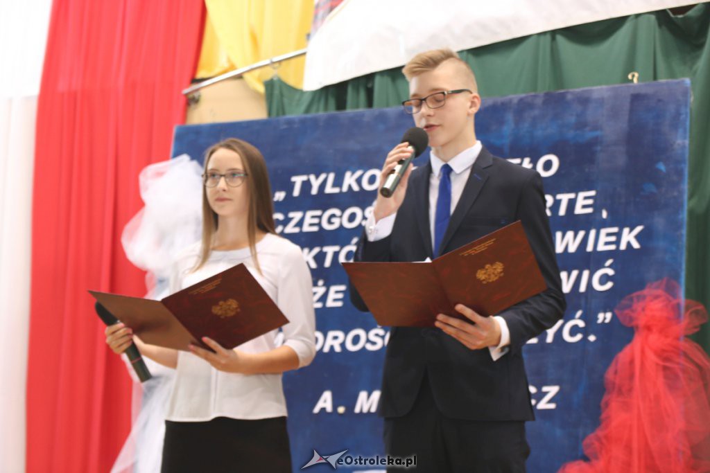 Rozpoczęcie roku szkolnego w  I LO w Ostrołęce [03.09.2018] - zdjęcie #72 - eOstroleka.pl