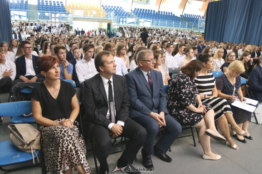Rozpoczęcie roku szkolnego w  I LO w Ostrołęce [03.09.2018] - zdjęcie #70 - eOstroleka.pl
