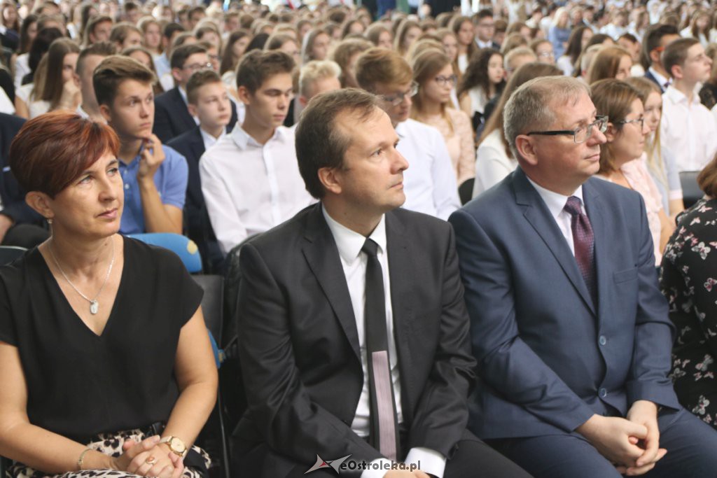 Rozpoczęcie roku szkolnego w  I LO w Ostrołęce [03.09.2018] - zdjęcie #69 - eOstroleka.pl