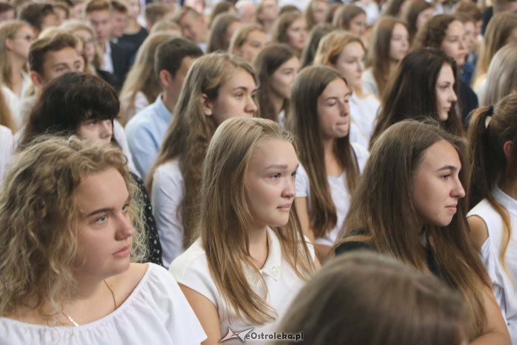 Rozpoczęcie roku szkolnego w  I LO w Ostrołęce [03.09.2018] - zdjęcie #58 - eOstroleka.pl