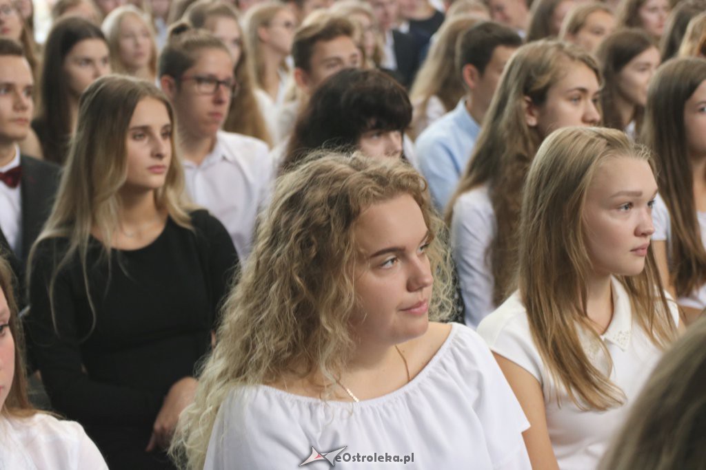 Rozpoczęcie roku szkolnego w  I LO w Ostrołęce [03.09.2018] - zdjęcie #57 - eOstroleka.pl