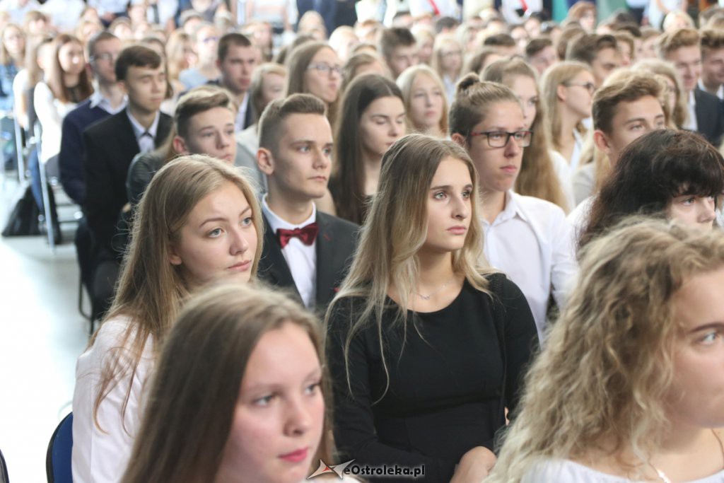 Rozpoczęcie roku szkolnego w  I LO w Ostrołęce [03.09.2018] - zdjęcie #56 - eOstroleka.pl
