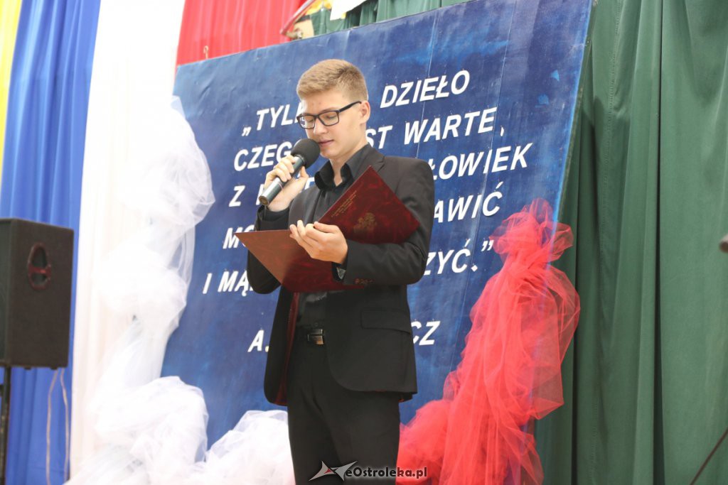 Rozpoczęcie roku szkolnego w  I LO w Ostrołęce [03.09.2018] - zdjęcie #51 - eOstroleka.pl