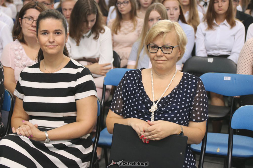 Rozpoczęcie roku szkolnego w  I LO w Ostrołęce [03.09.2018] - zdjęcie #47 - eOstroleka.pl