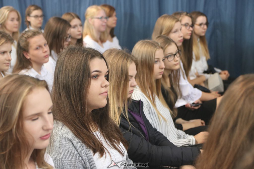 Rozpoczęcie roku szkolnego w  I LO w Ostrołęce [03.09.2018] - zdjęcie #43 - eOstroleka.pl