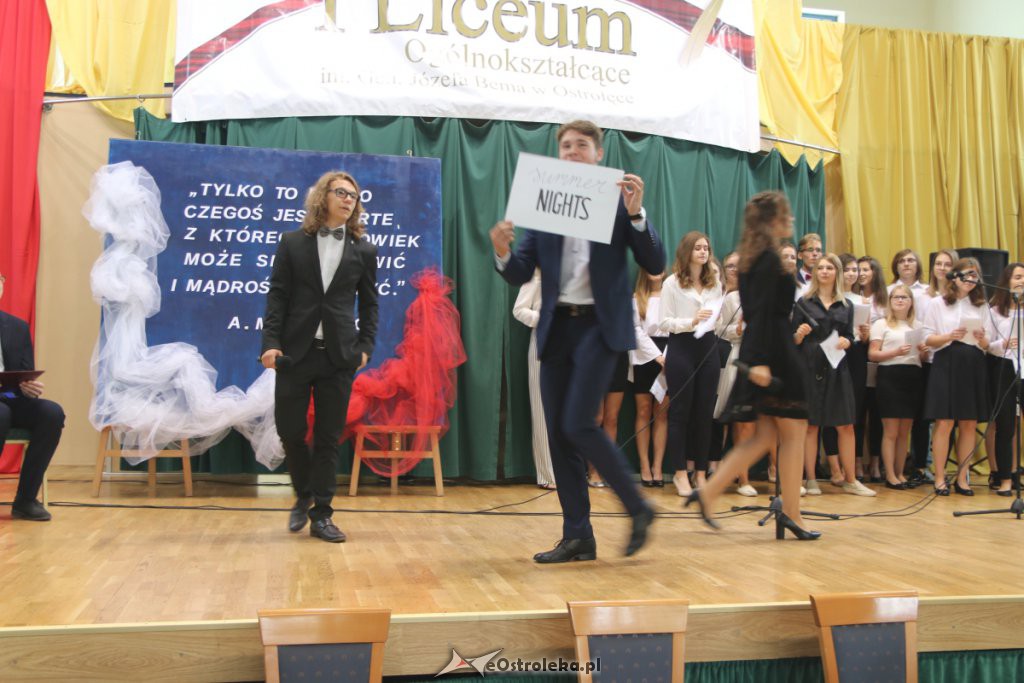 Rozpoczęcie roku szkolnego w  I LO w Ostrołęce [03.09.2018] - zdjęcie #41 - eOstroleka.pl