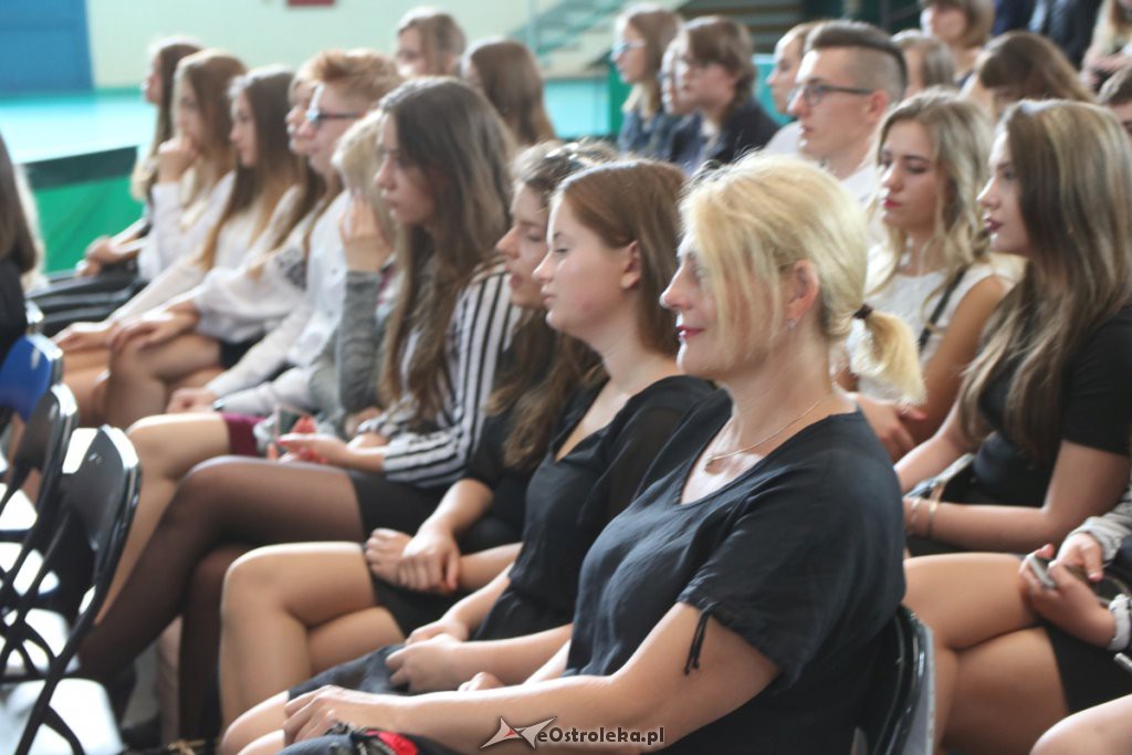 Rozpoczęcie roku szkolnego w  I LO w Ostrołęce [03.09.2018] - zdjęcie #8 - eOstroleka.pl