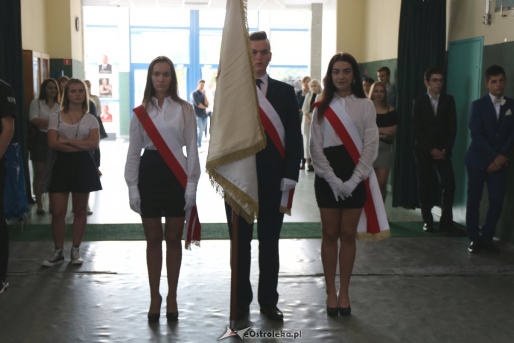Rozpoczęcie roku szkolnego w  I LO w Ostrołęce [03.09.2018] - zdjęcie #4 - eOstroleka.pl
