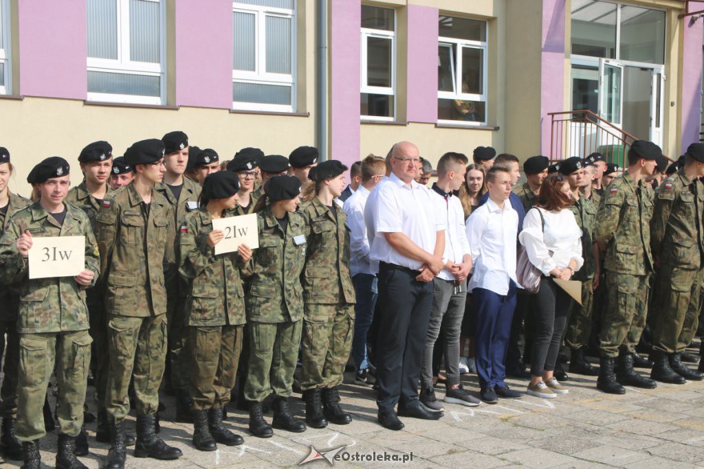 Rozpoczęcie roku szkolnego w ZSZ nr 2 w Ostrołęce [03.09.2018] - zdjęcie #15 - eOstroleka.pl